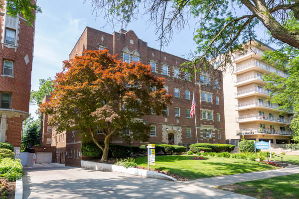 Parkway Manor Apartments property